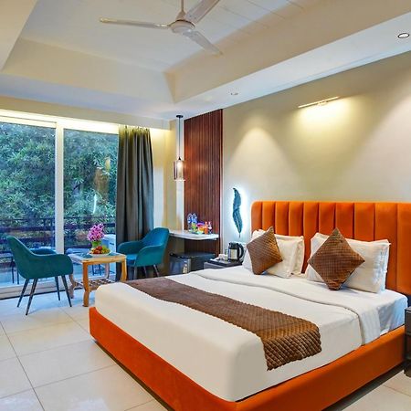 Rjk Stay - Sohna Road & Spaze It Park Gurgaon Bagian luar foto
