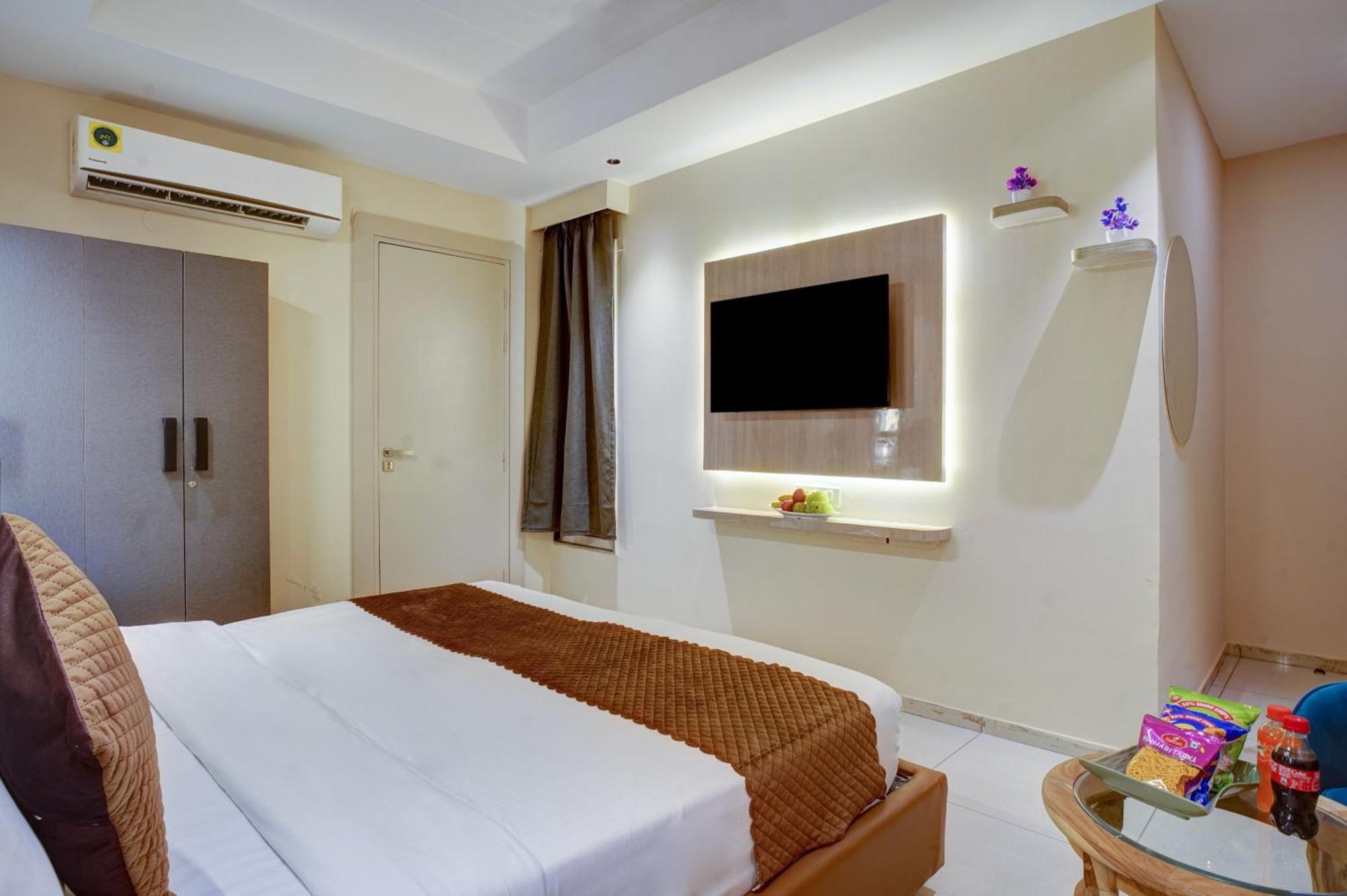 Rjk Stay - Sohna Road & Spaze It Park Gurgaon Bagian luar foto